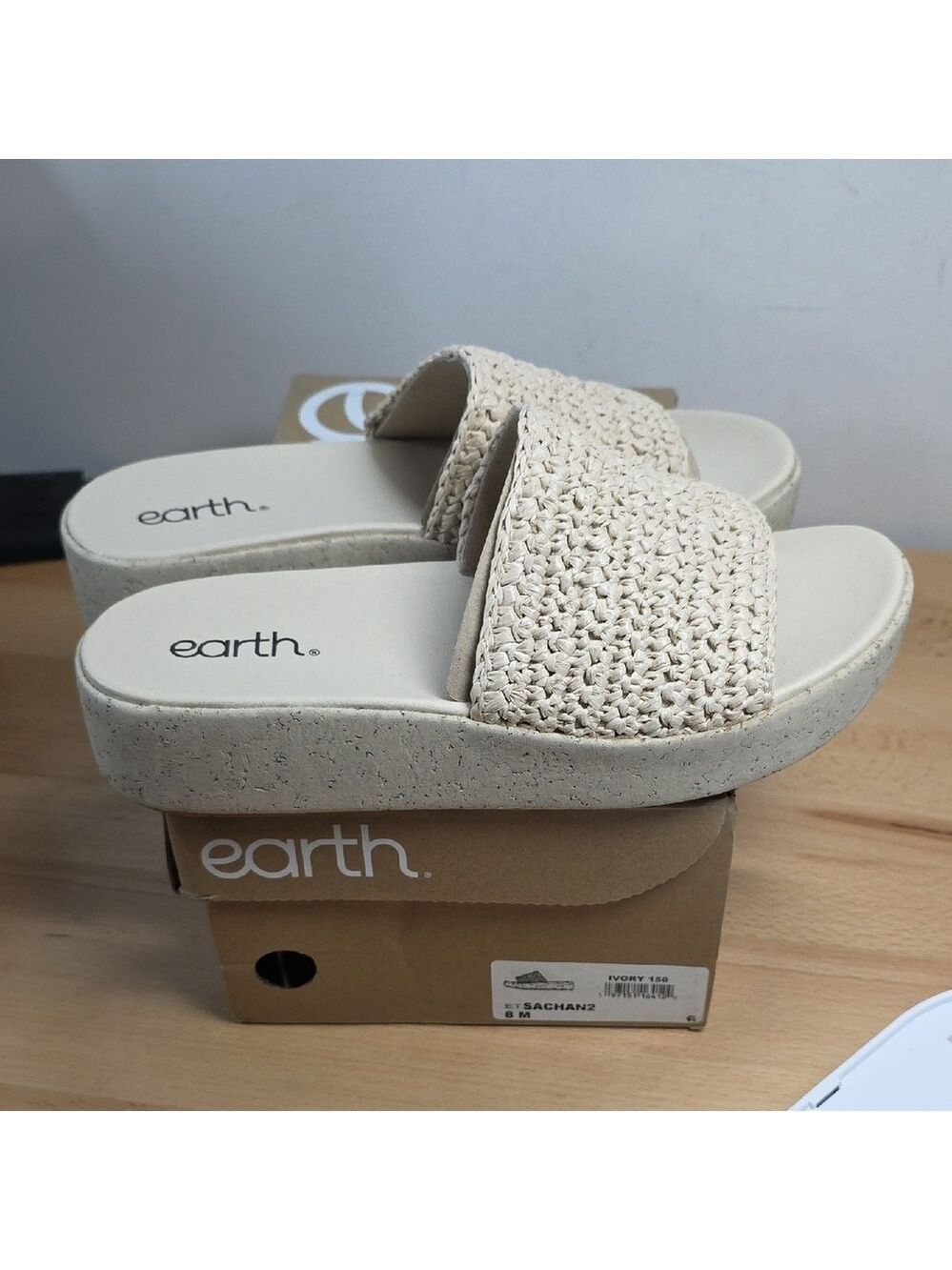 Earth Women's Tan Slide Sandals Size 8